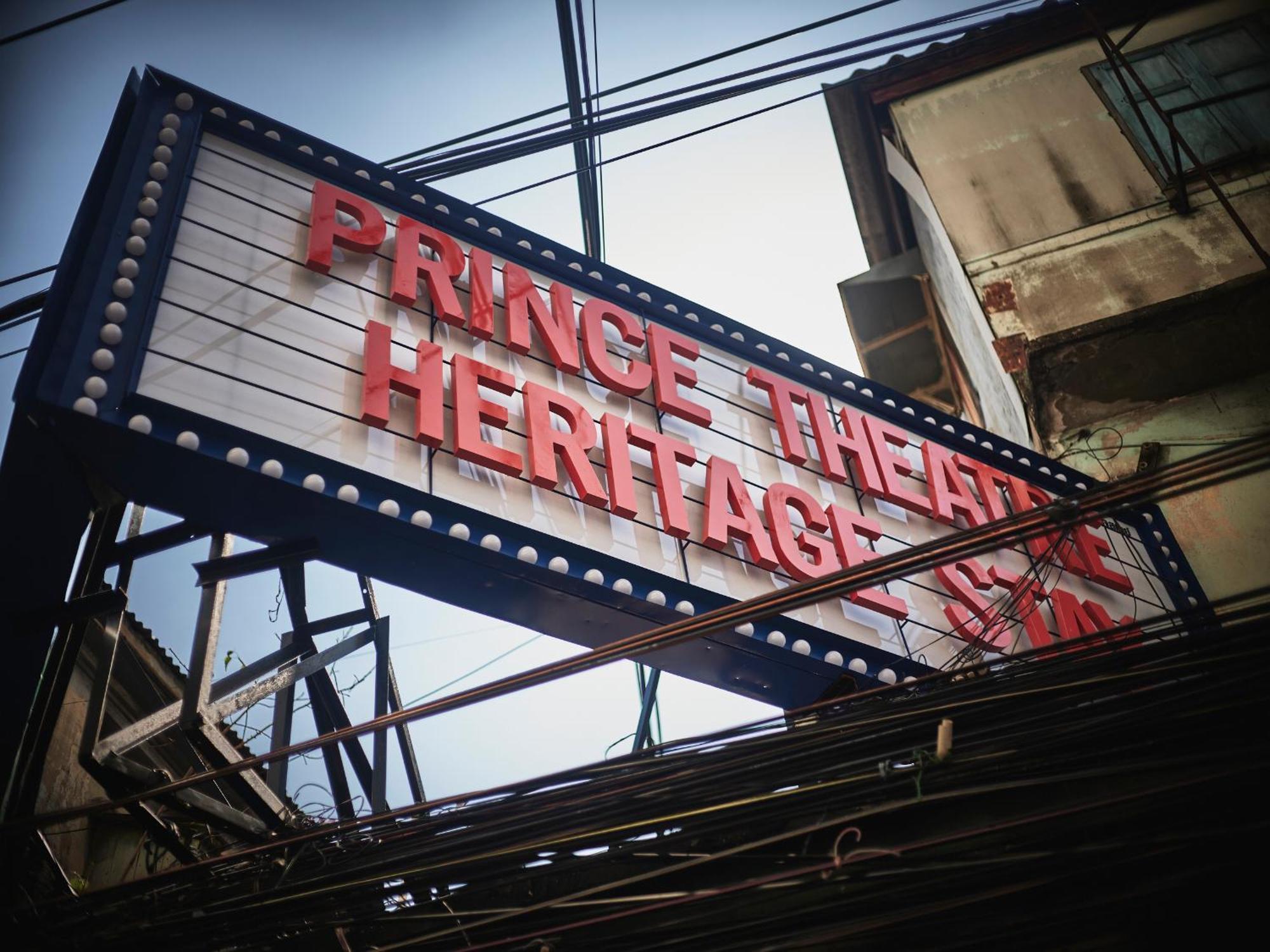 Prince Theatre Heritage Stay Hostel - Silom Bangkok Esterno foto